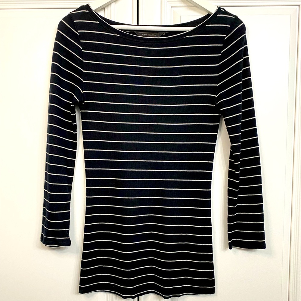 BCBGMaxAzria Women’s Medium Scoop Neck 3/4 Sleeve Top  Black White Stripes